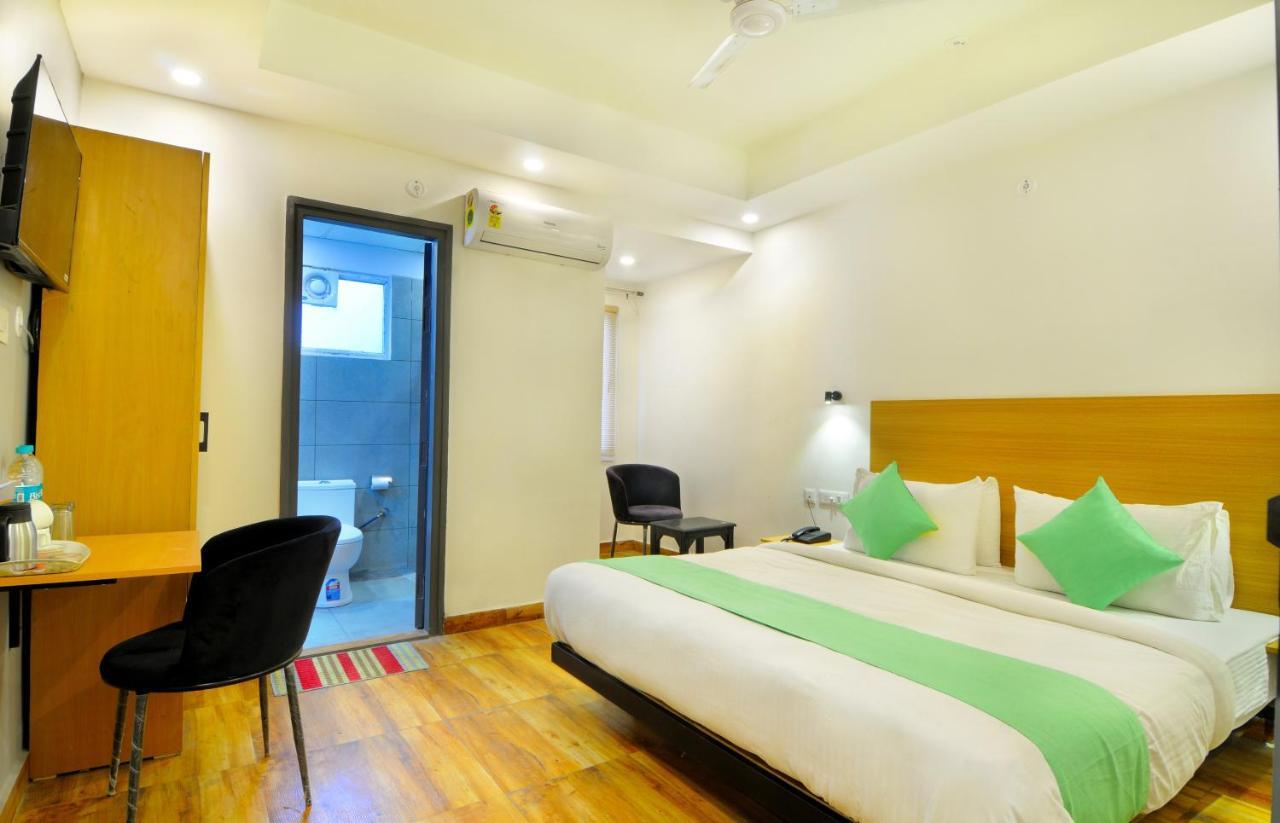 The Red York Hotel Ghaziabad Exterior photo
