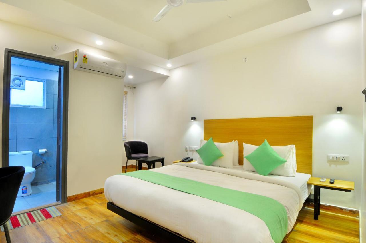 The Red York Hotel Ghaziabad Exterior photo