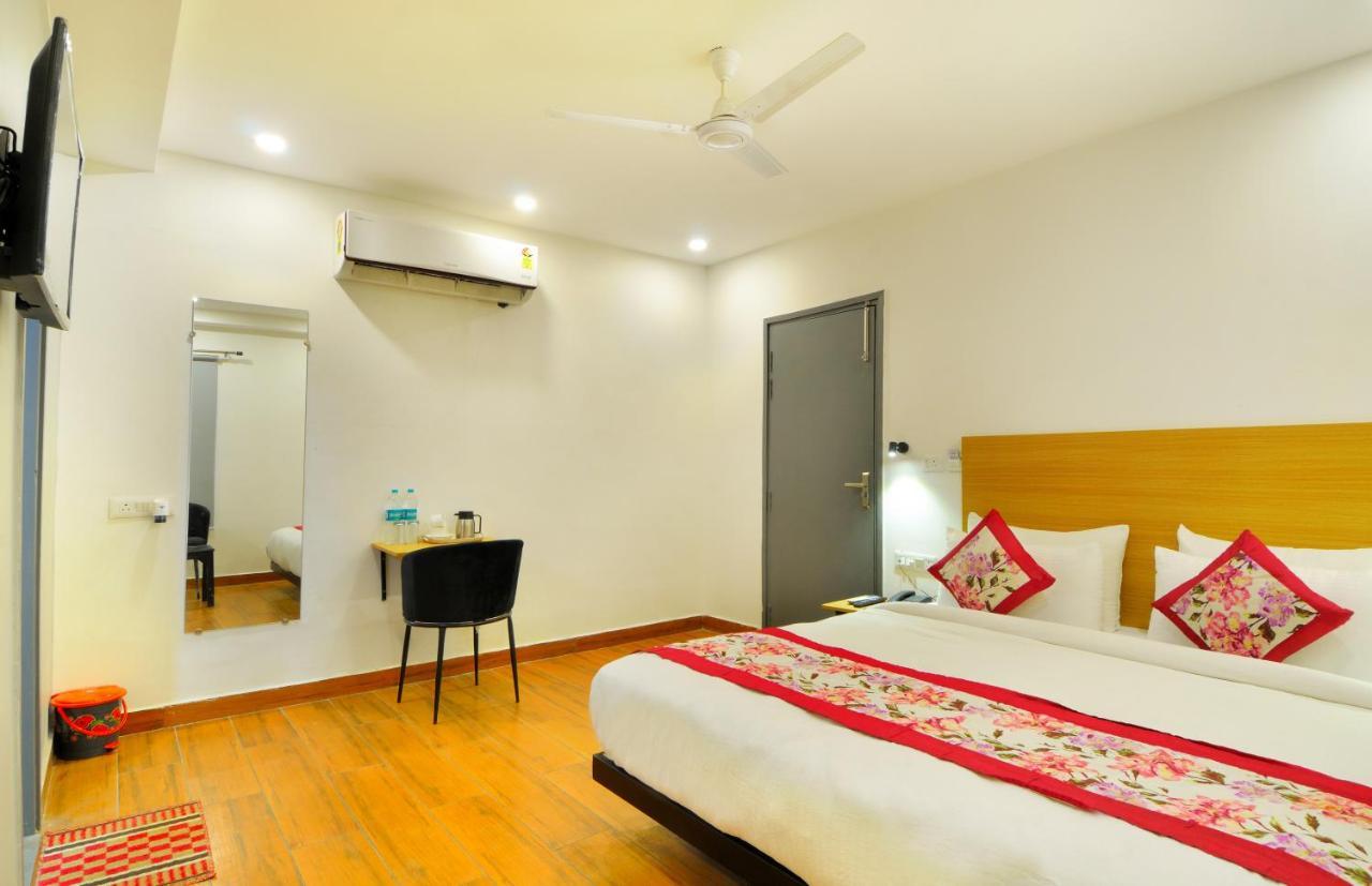 The Red York Hotel Ghaziabad Exterior photo